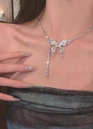 Чокер с бабочкой бабочка ожерелье украшение на шею в камнях в стразах камни стразы серебряный