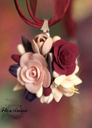 Авторский кулон "песочный крем".