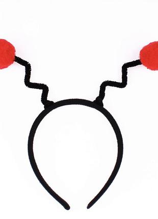 Обідок - вуса комахи червоні