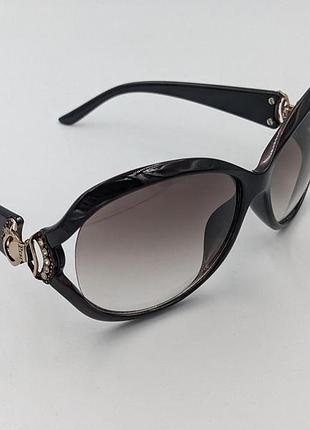 Сонцезахисні окуляри "метелик" із декором — елегантні окуляри для стильних образів.