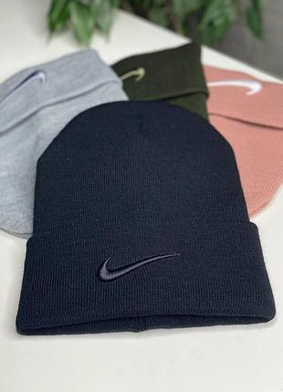 Шапка nike зимняя высокая с подворотом/отворотом акрил вышитый логотип лопата черная 52-60 см мужская женская черный