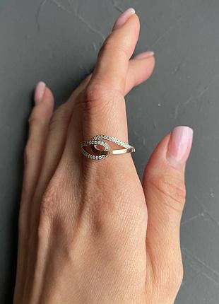 Серебряное кольцо с золотой пластиной и фианитами 17.5