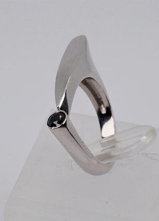 Кольцо серебряное "восклицательный знак"с фианитом 925 пробы.