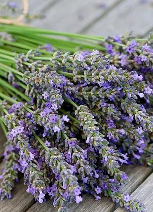 Соевая ароматическая свеча в белом кашпо в виде девочки lavender