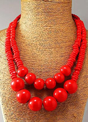 Колье крупные акцентные красные бусины