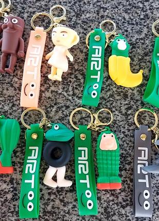 Брелок резиновый итальянская мема с лентой (7см)