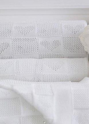 Детские пледы на выписку "сердечко" белый