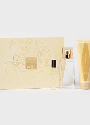 Парфумерно-косметичний набір attraction для неї avon