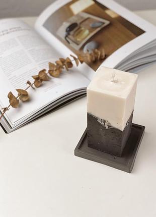 Соевая свеча в бетоне с подставкой, 6х12см без аромата