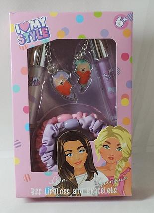 Детский набор декоративной косметики.