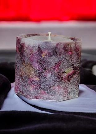 Грация роз: восьмиугольная свеча ручной работы – 5*5,5 см, 15 часов горения, с ароматом корица