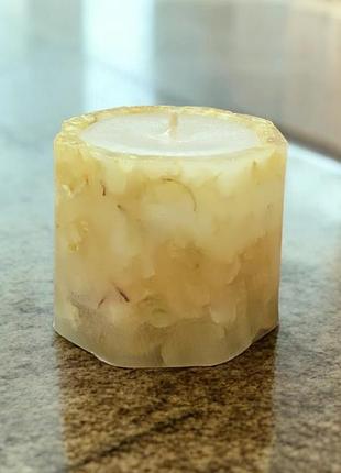 Утонченная свеча с бежевой гортензией - гармония природы - 5*5,5 см, 15 часы горение, с ароматом цитрус