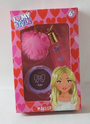 Детский набор декоративной косметики.