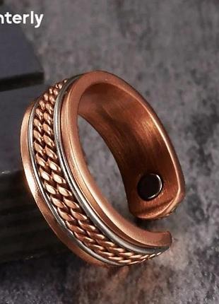 Мідне кільце з магнітами-стиль і здоров'я в одному аксесуарі.