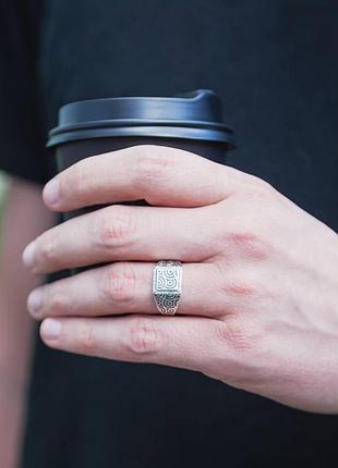 Кольцо мужское серебряное с фианитами