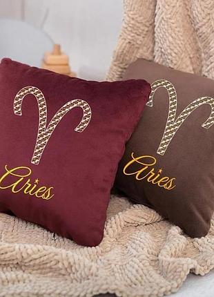 Подушка сувенирная со знаками зодиака овен,подушка подарочная гороскоп овен разные цвета бордовый