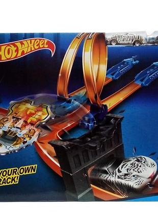 Трек hot wheel подвійна траса з печерою павука