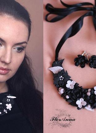 Черный комплект украшений серьги и колье с цветами из полимерной глины "стильный вечер"