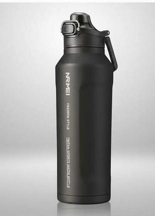 Спортивная бутылка nrmei 1000мл с трубочкой, переносной ручкой, тритановая, ударопрочная, противоскользящая. черная матовая