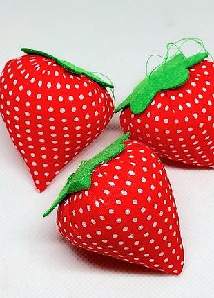 Игольница портновская "клубничка"