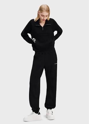 Костюм женский