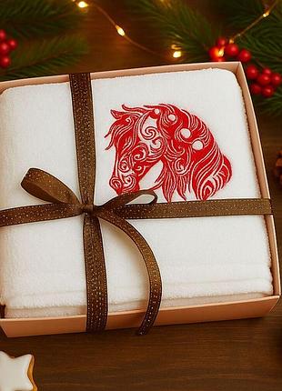 Полотенце с вышивкой лошадки год лошади 50х90 см в подарочной упаковке, хлопок