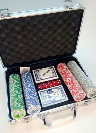 Игровой набор в кейсе "набор для игры в покер" 200 фишек м 2779