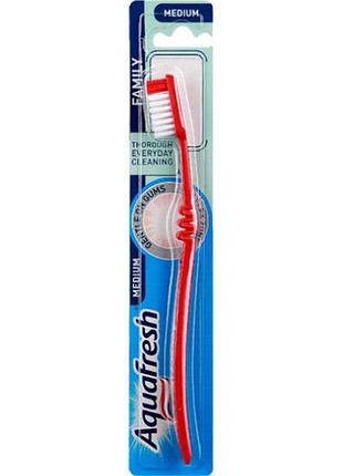 Зубная щетка aquafresh family средняя (5999518577553)