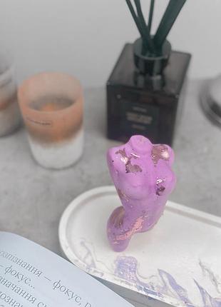 Соевая свеча ahprodite с декором и эфирными аромамаслами 7х10см fresh & amber