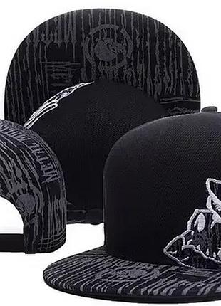 Бейсболка, кепка metal mulisha с козырьком в стильном дизайне. full print