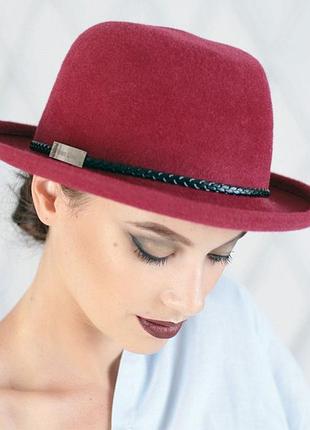 Шляпа из фетра мужского стиля