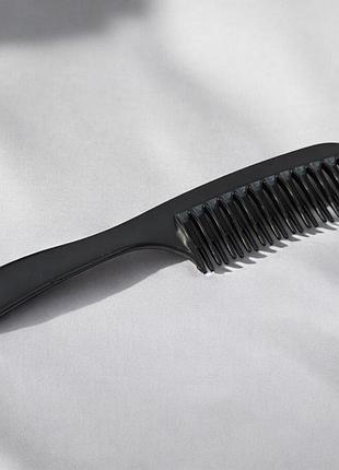 Расческа для волос однорядная с выгнутыми зубцами с ручкой dagg 23 см
