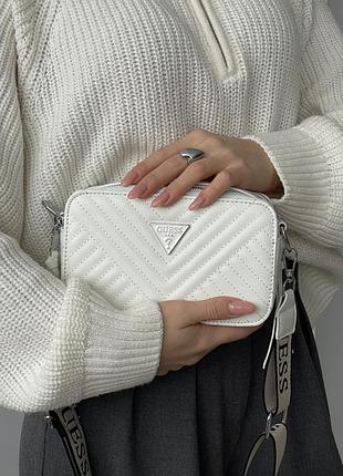 Женская маленькая сумочка из кожи гесс городская кросс боди кожаная guess брендовая сумка для девушки через плече белый