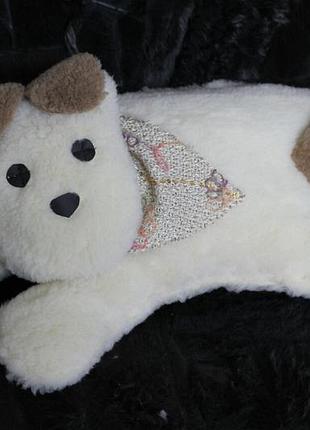 Дорожная подушка из овечьей шерсти «большая собака»