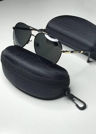 Сонцезахисні окуляри модель: 8010 колір: золото/чорний