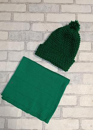 Набор яркая зеленая вязаная теплая шапка с помпоном снуд шарф