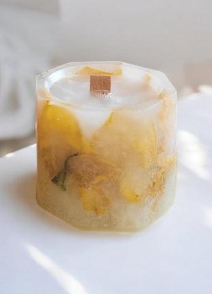 Декоративная свеча "желтая гармония" - 5*5,5 см, 15 часов горения, с ароматом роза