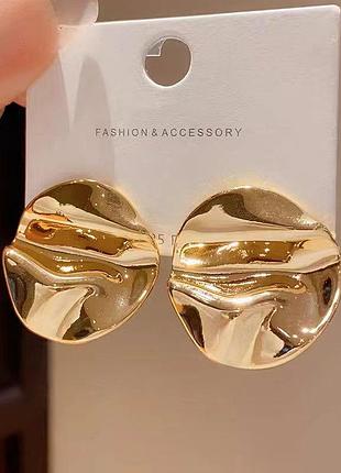 Серьги большие бижутерия массивная мягкий круг золотистый