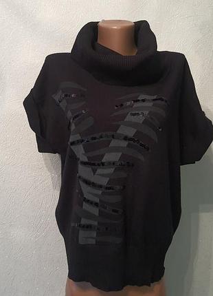 Свитер свободного кроя, короткий рукав, с воротником