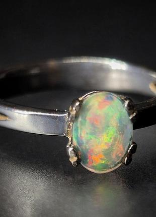 Кольцо серебряное черненое с природным эфиопским опалом, ручная работа