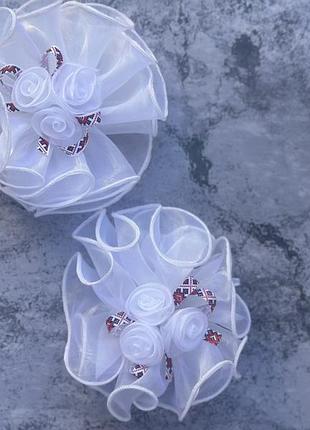 Білі банти в школу в діаметрі 12 см, висота 5 см