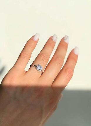 Кольцо серебряное с фианитами