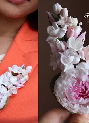 Заколка/брошь с пионом и фрезиями "фантастическая феерия"