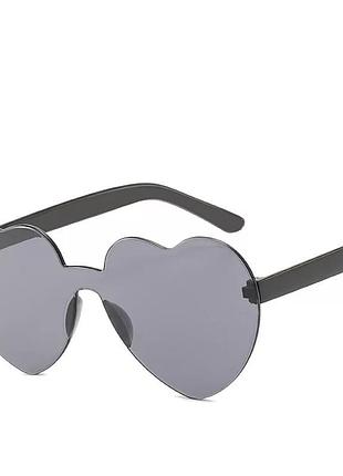 Стильні безоправные сонцезахисні окуляри у формі серця чорний