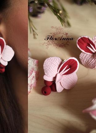 Серьги ручной работы из полимерной глины "пудровые орхидеи с ягодами"