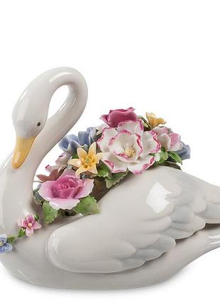 Статуэтка фарфоровая музыкальная pavone лебедь с цветами см 1103201
