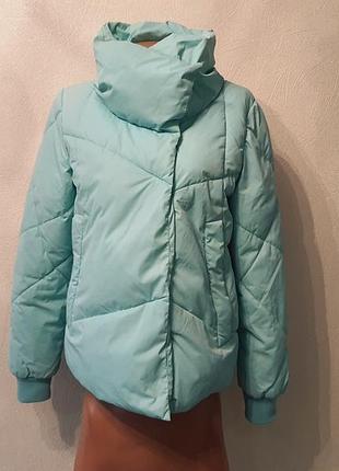 Мятная стеганая куртка демисезон