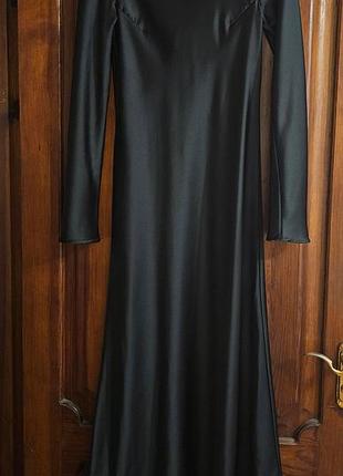 Платье черное атласное ,s