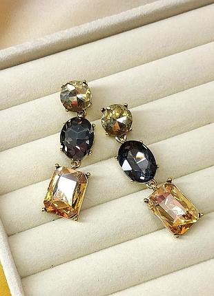 Сережки біжутерія з трима каміннями