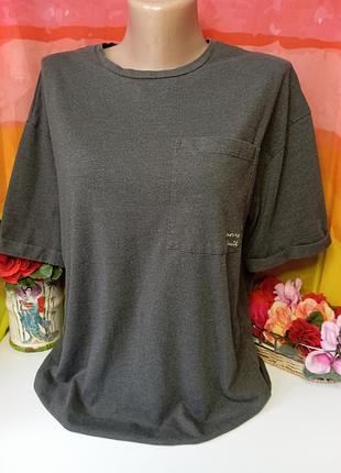 Футболка жіноча, щільна.